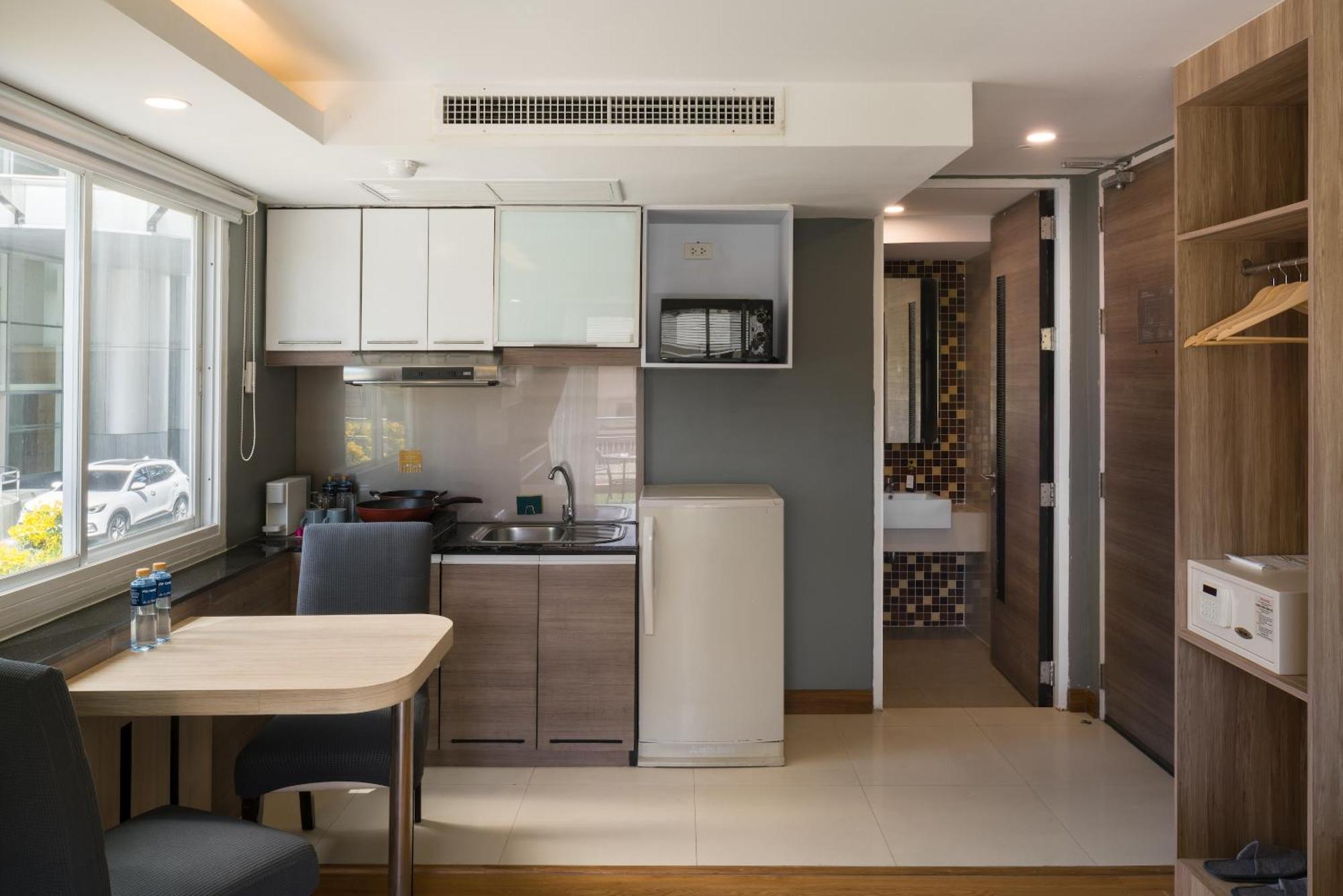 Aspira Suites Sukhumvit 20 Bangkok Bagian luar foto