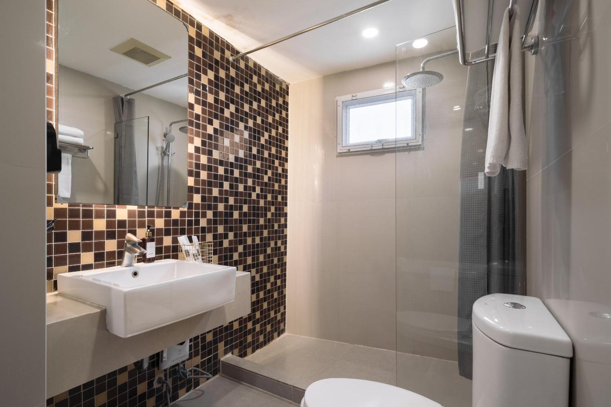 Aspira Suites Sukhumvit 20 Bangkok Bagian luar foto
